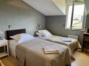 Economy Double Room, Garden View