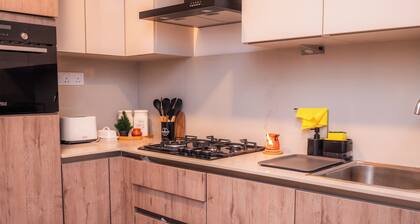 Central Colombo, steps away from many attractions, easy access to many things