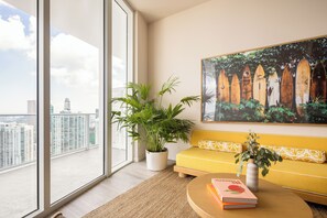 Individually furnished, iron/ironing board, free WiFi, bed sheets