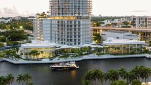 المنشأة من الخارج