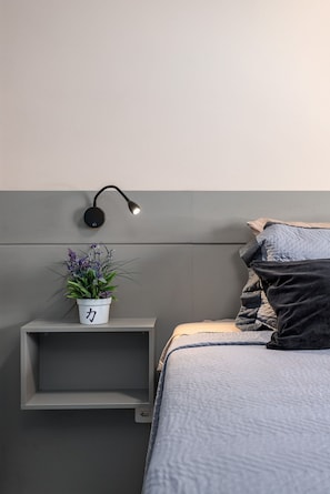 2 bedrooms, iron/ironing board, bed sheets