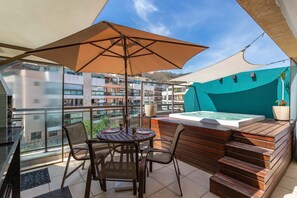 Dining - Private Jacuzzi Penthouse in the Heart of Itaipava (Itaipava)