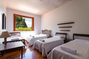 4 bedrooms, Internet, bed sheets