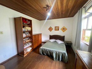 3 bedrooms, bed sheets