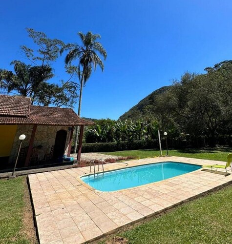 Cozy Farmhouse with Pool in Bom Jardim