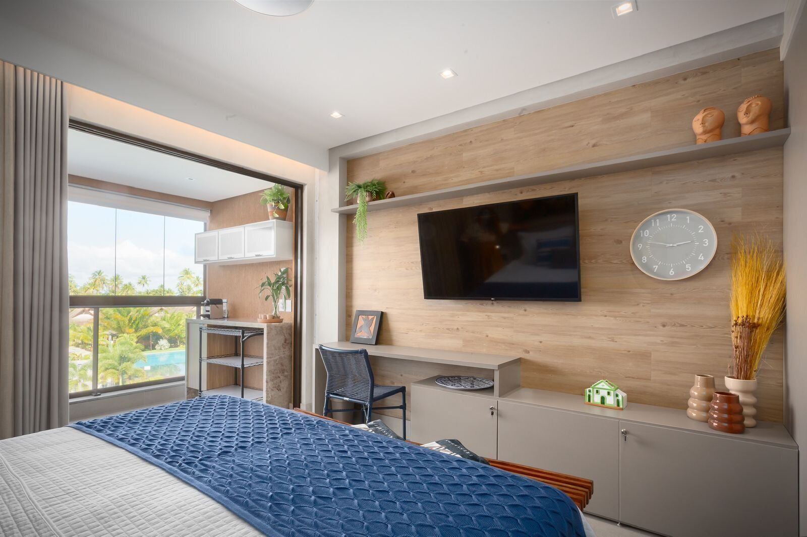 2 bedrooms, iron/ironing board, bed sheets