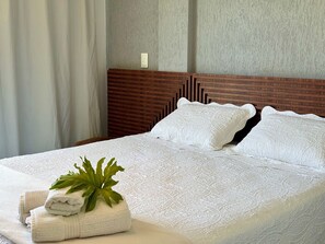 4 habitaciones, tabla de planchar con plancha y acceso a internet 