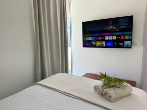 4 bedrooms, iron/ironing board, Internet, bed sheets