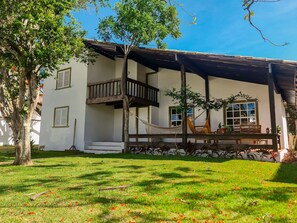 Exterior - 300m to Manguinhos Beach - BBQ + Air Conditioning (Búzios)