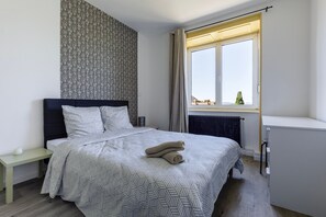2 bedrooms, iron/ironing board, free WiFi, bed sheets