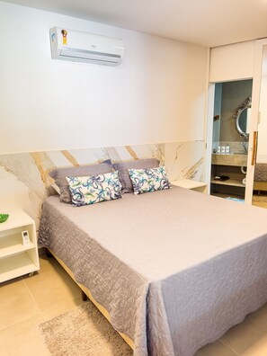 3 bedrooms, iron/ironing board, internet, bed sheets