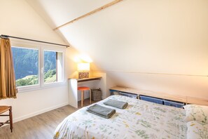 3 bedrooms, free WiFi, bed sheets