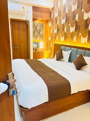 Deluxe Double Room | Free WiFi