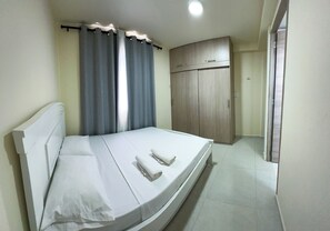 2 bedrooms, iron/ironing board, free WiFi, bed sheets