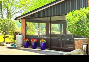 Property grounds - Walnut Grove Estate is a spacious and cozy farmhouse with 50acres of privacy. (Port Rowan)