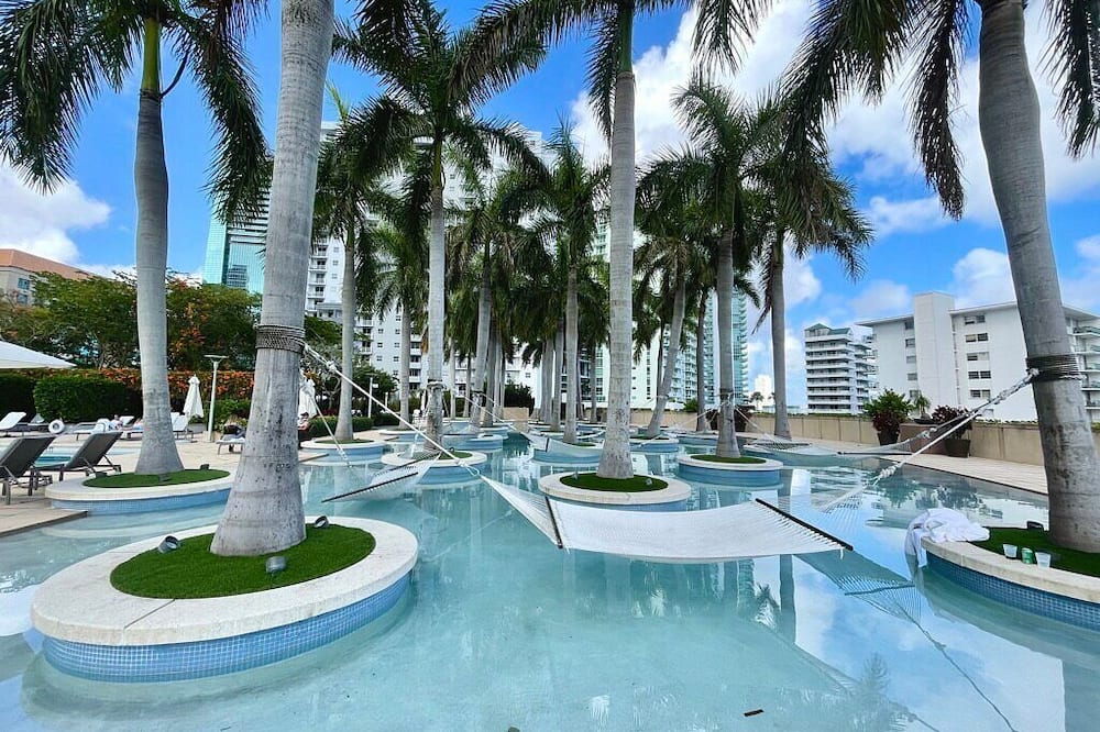 Four Seasons hotel 2bedroom suite