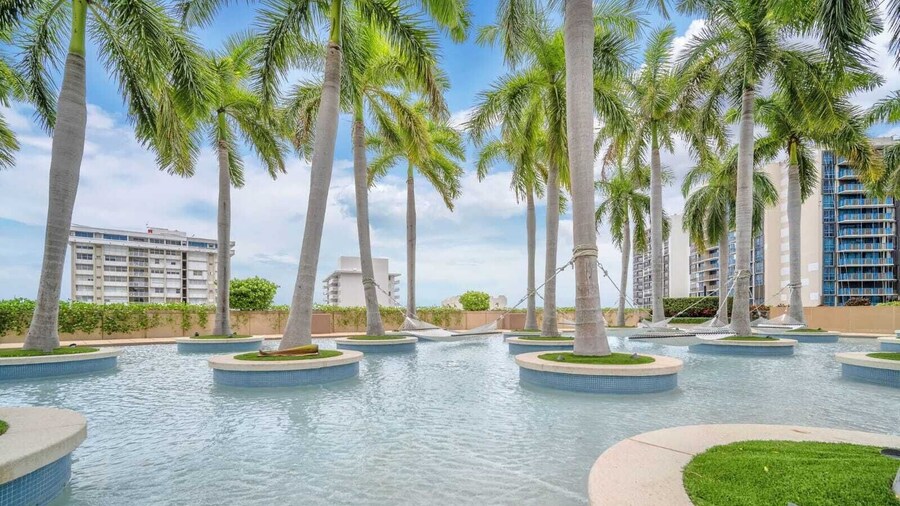 Four Seasons hotel 2bedroom suite