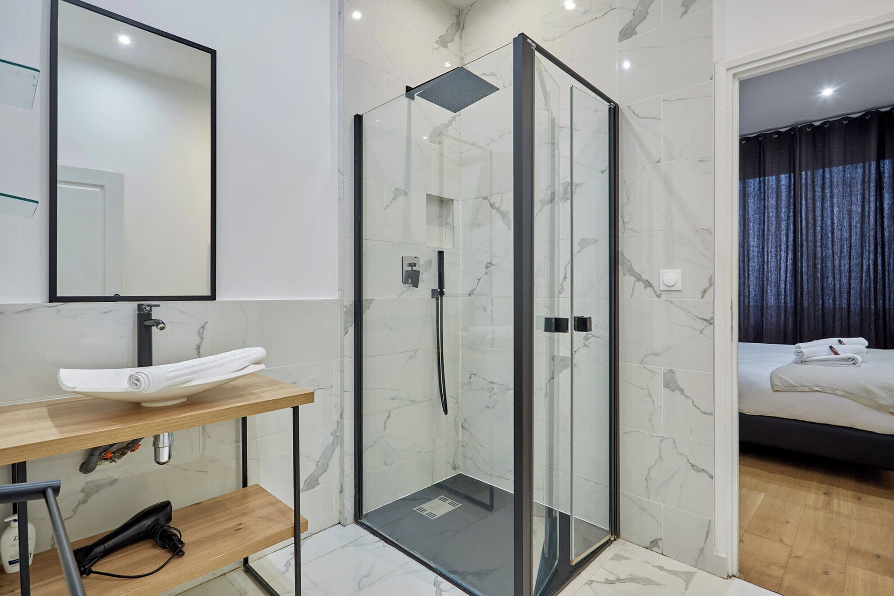 Apartment | Bathroom | Hair dryer, towels, soap, shampoo