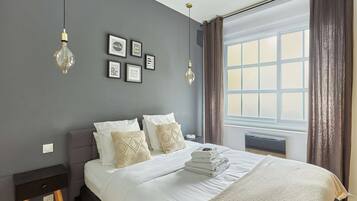 Apartment | 3 bedrooms, laptop workspace, iron/ironing board, bed sheets