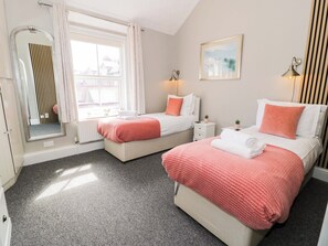 Cottage | 8 bedrooms, individually decorated, individually furnished, free WiFi - The Causeway (Llandudno)