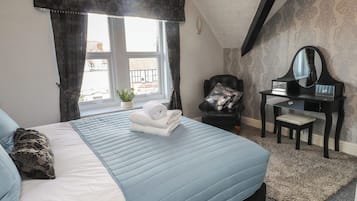 Cottage | 8 bedrooms, individually decorated, individually furnished, free WiFi