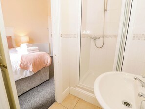 8 habitaciones, decoración personalizada y muebles diferentes 