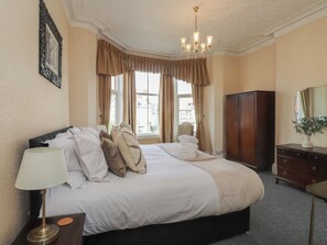 8 bedrooms, individually decorated, individually furnished, free WiFi - The Causeway (Llandudno)