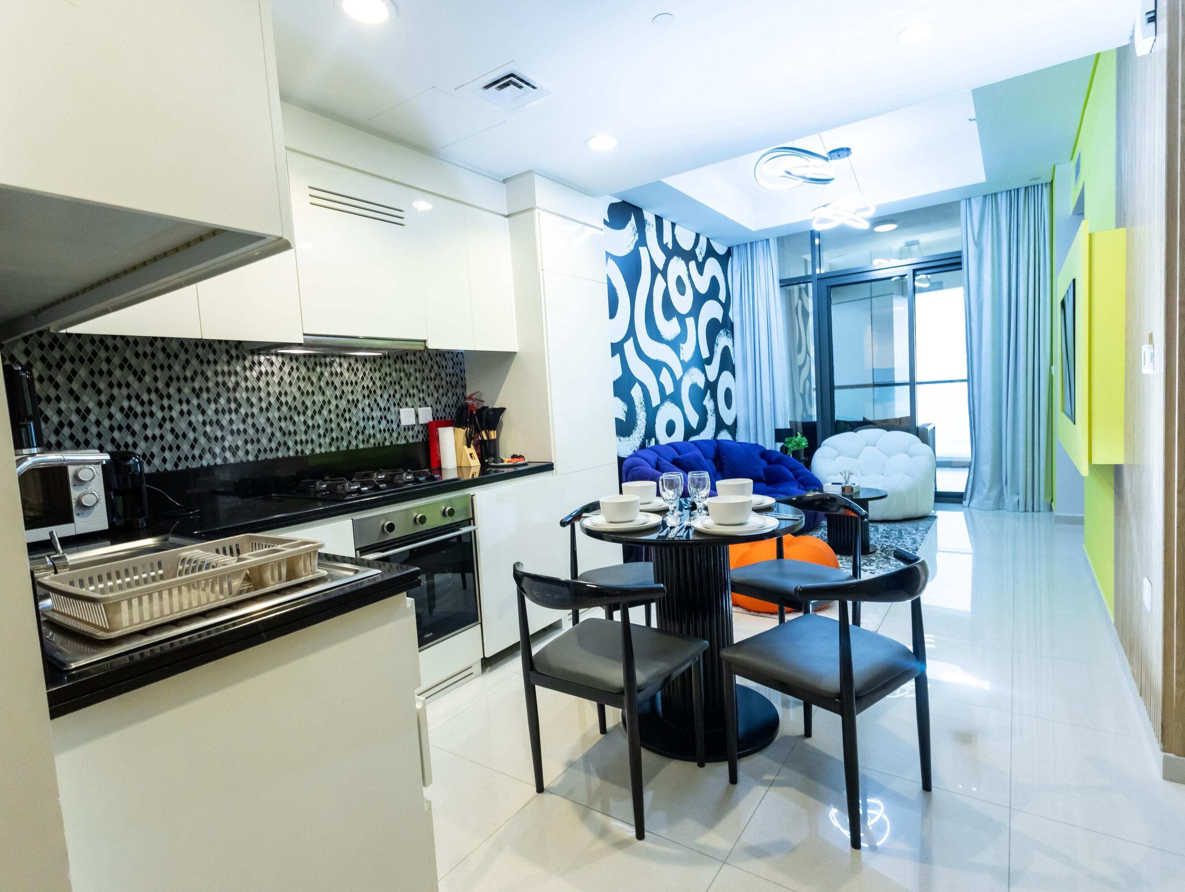 電子レンジ、オーブン、コンロ、食器洗い機