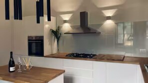 Kühlschrank, Mikrowelle, Ofen, Herdplatte