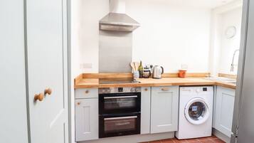 Dishwasher, cookware/dishes/utensils