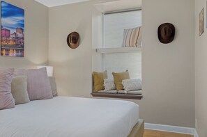 2 habitaciones, tabla de planchar con plancha, internet y ropa de cama 