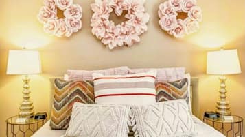 Iron/ironing board, Internet, bed sheets