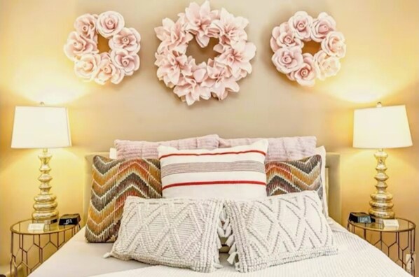 Iron/ironing board, Internet, bed sheets