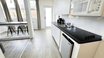 Villa, 1 Bedroom, Non Smoking, Kitchenette | Private kitchen