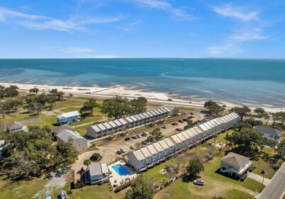 Coastal Escape - 2BR First-Floor Condo Steps from the Beach and Events