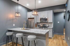 Private kitchen - 5 Bedroom | Luxurious | Movie theater (Philadelphia)