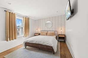 5 bedrooms, desk, iron/ironing board, WiFi
