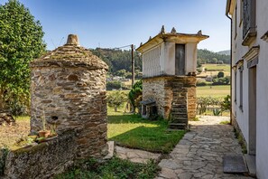 Property grounds - Room Lamelas with Mountain Views, Shared Terrace and Wi-Fi (Mondoñedo)