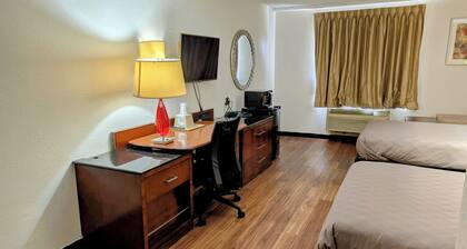 Forsythia Inn