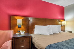 Standard Room, 1 King Bed, Non Smoking | Laptop workspace, blackout drapes, soundproofing, iron/ironing board