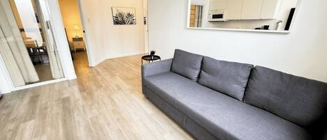 Comfort Apartment, 1 Queen Bed with Sofa bed, Non Smoking, Lanai | Living area