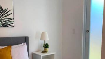 Apartment, 1 Queen Bed with Sofa bed, Non Smoking, Lanai | Iron/ironing board, free WiFi