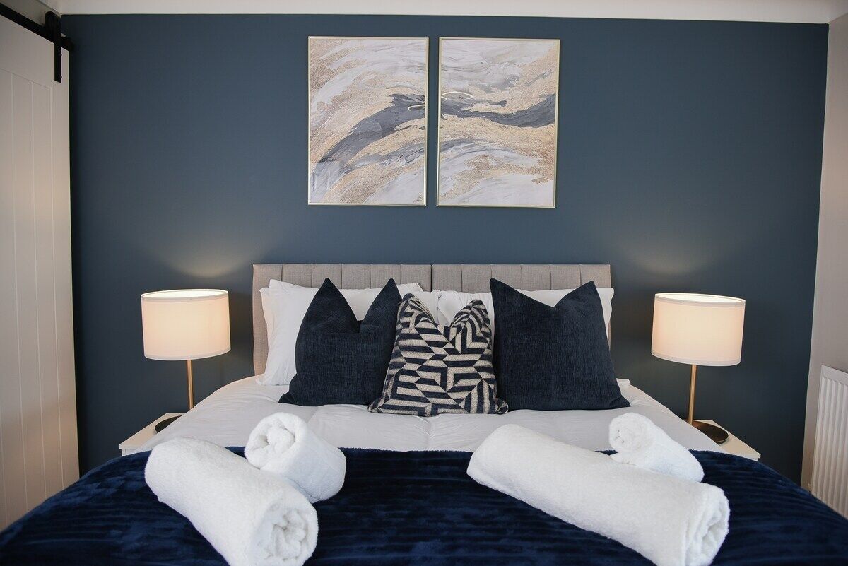 3 bedrooms, iron/ironing board, free WiFi, bed sheets