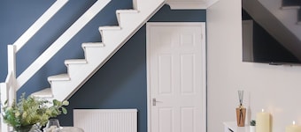 Stylish 3-Bed • Hot Tub • Free Parking • Contractors