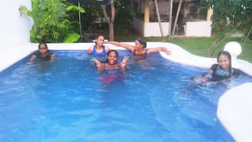 Maison, 2 chambres, accessible aux personnes à mobilité réduite, fumeurs | Piscine | Piscine extérieure