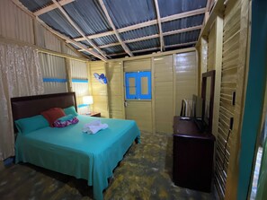 Chalet rustique, 2 chambres, accessible aux personnes à mobilité réduite, fumeur | 2 chambres