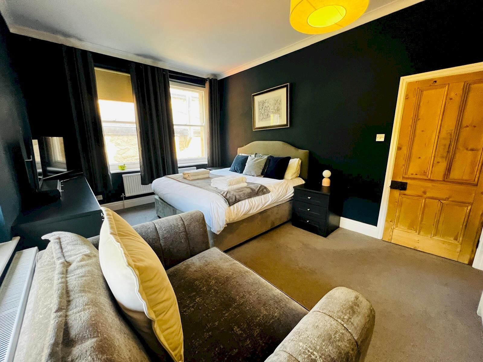 4 bedrooms, iron/ironing board, free WiFi, bed sheets