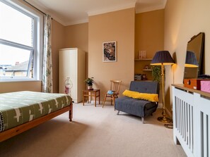 4 habitaciones, tabla de planchar con plancha y wifi gratis
