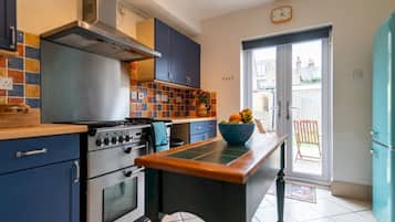 Dishwasher, dining tables