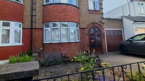 Exterior - Cosy Home w/ Stylish Interior – PassTheKeys (Watford)